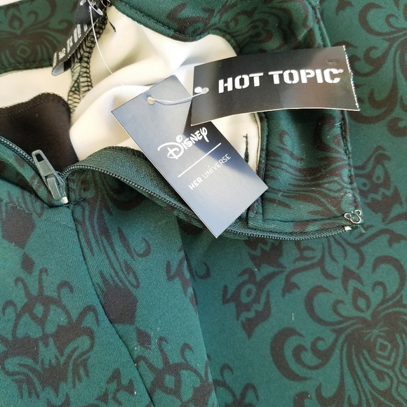 Her Universe Disney The Haunted Mansion Wallpaper Shortalls Cosplay Hot TopicNWT - Picture 11 of 14